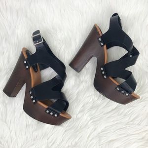 Breckelle's Renee Chunky High Heel Platform Sandle